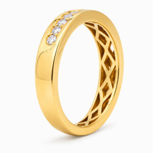 Anillo Medio Cintillo de Oro Amarillo con Pavé de Diamantes Graduados