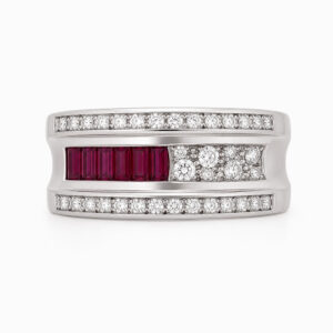 Anillo de Oro Blanco con Rubíes Baguette y Diamantes