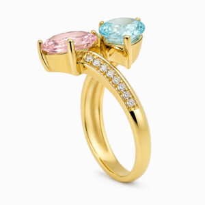 Anillo Asimétrico de Oro Amarillo con Zafiros y Diamantes