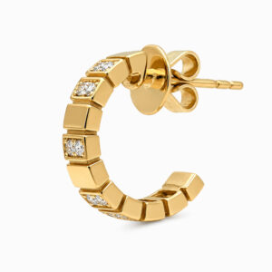 Argollas de Oro Amarillo con Diamantes de Diseño Segmentado