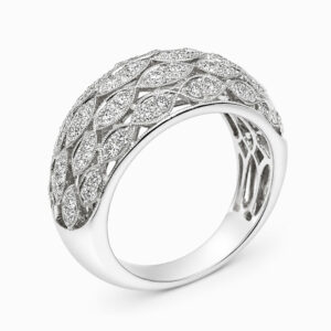 Anillo de diamantes en oro blanco con diseño calado