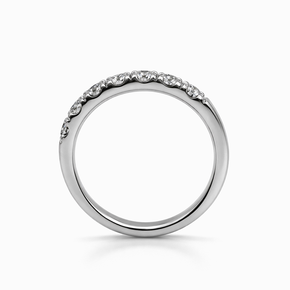 Medio Cintillo Clásico de Oro Blanco y Diamantes - Imagen 4