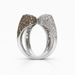 Anillo Escultural de Oro Blanco con Diamantes Blancos y Champagne