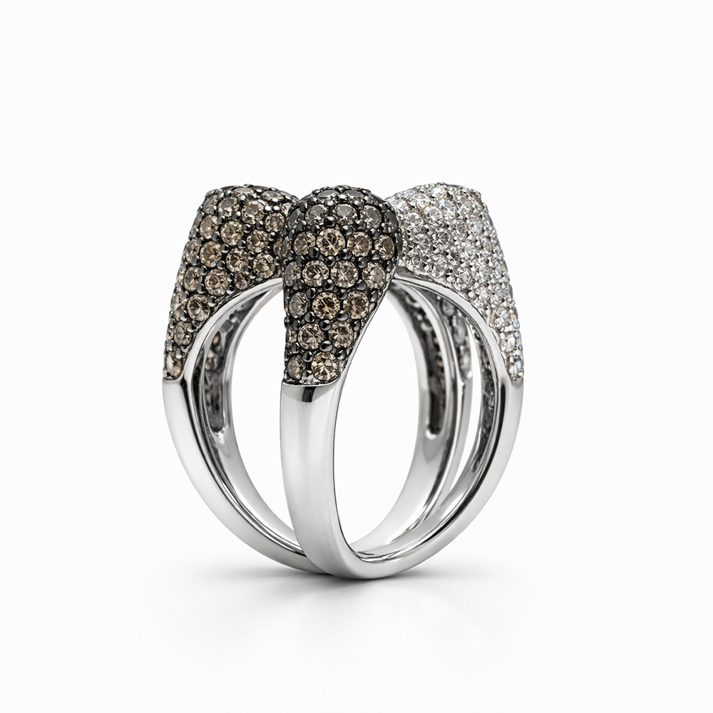 Anillo Escultural de Oro Blanco con Diamantes Blancos y Champagne - Imagen 4