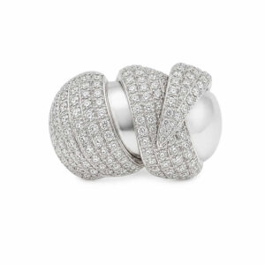 Anillo de Oro Blanco con Diseño Entrelazado y Diamantes