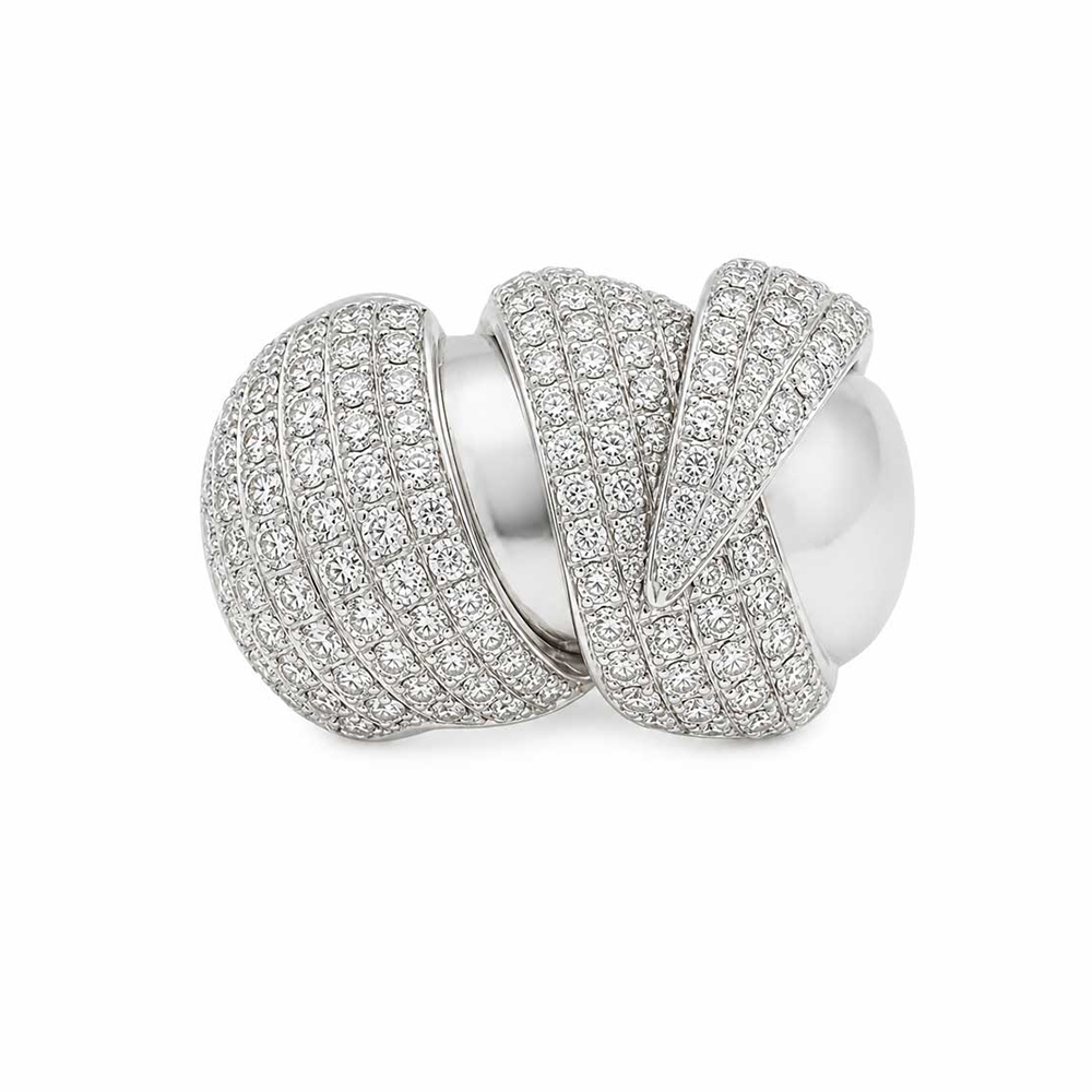 Anillo de Oro Blanco con Diseño Entrelazado y Diamantes