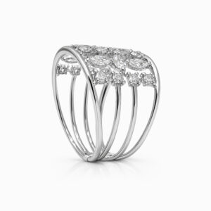 Anillo de Oro Blanco con Diamantes en Diseño Calado