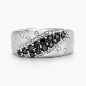 Anillo de Oro Blanco con Recorrido Diagonal de Diamantes