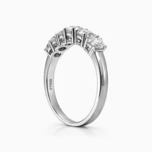 Medio Cintillo de Oro Blanco con Diamantes