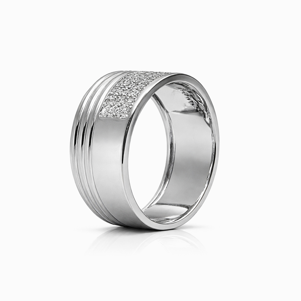Anillo de Oro Blanco Acanalado con Pavé de Diamantes - Imagen 2