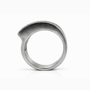 Anillo de Oro Blanco con Rubíes Baguette y Diamantes