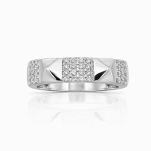 Anillo de Oro Blanco con Tachas y Diamantes