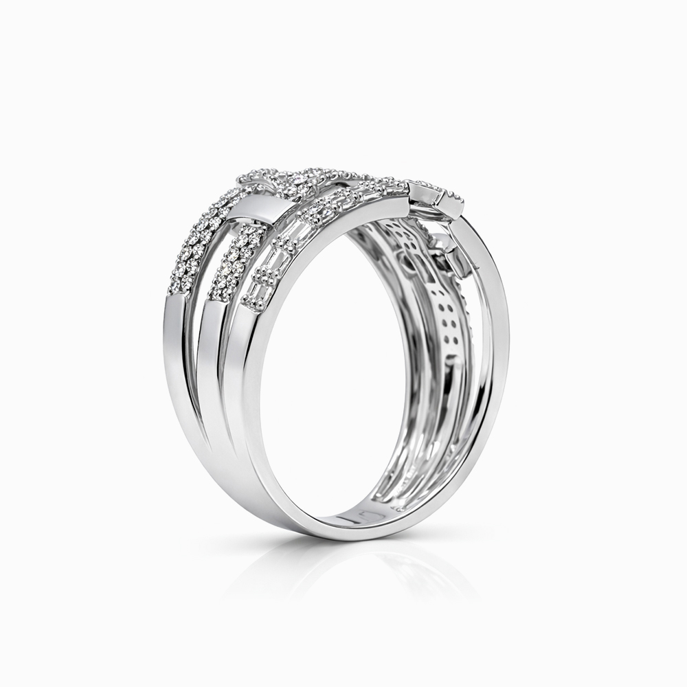 Anillo de diamantes pavé y baguette en oro blanco diseño entrelazado - Imagen 2