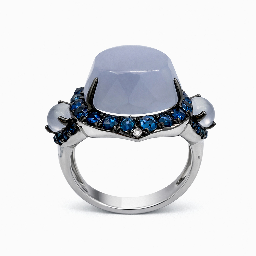 Anillo de Calcedonia Facetada con Zafiros y Diamantes en Oro Blanco - Imagen 3